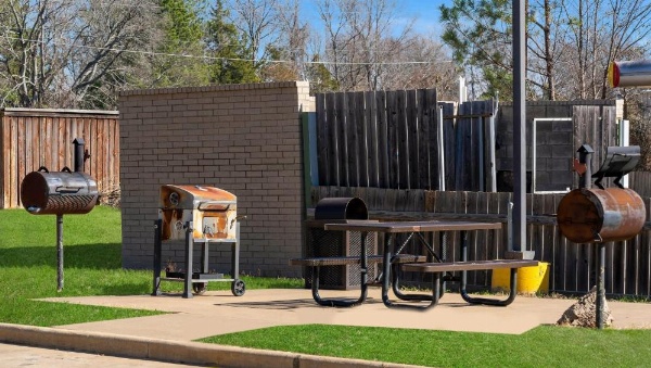 Belmont Inn and Suites image 10